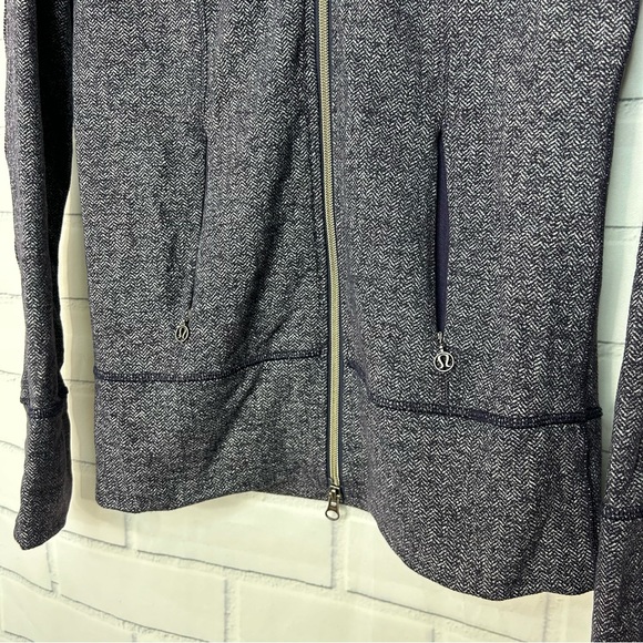 Lululemon Daily Yoga Jacket size 6 - Picture 6 of 10